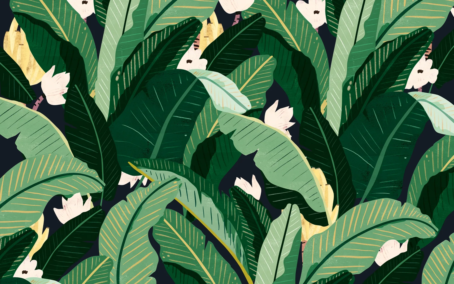 Banana Leaf Dark Green van Lotte Dirks: bananenbladeren en witte bloesem op donkerblauw