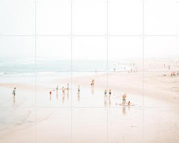 'At the Beach' van Ingrid Beddoes