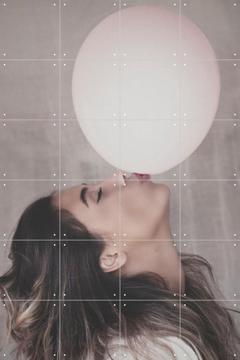 IXXI - Balloon Kiss by Hannah Lemholt 