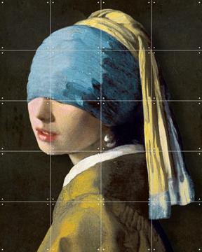 'Meisje met de parel – the wardrobe malfunction edition' von Marja van den Hurk