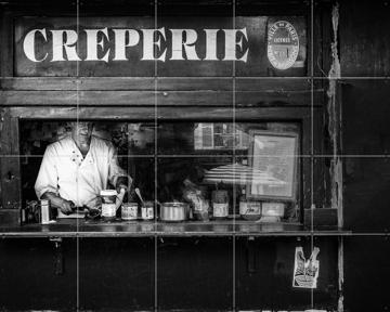 'Creperie Montmartre' van Adam Dauria