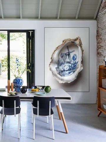 Delft Blue oyster