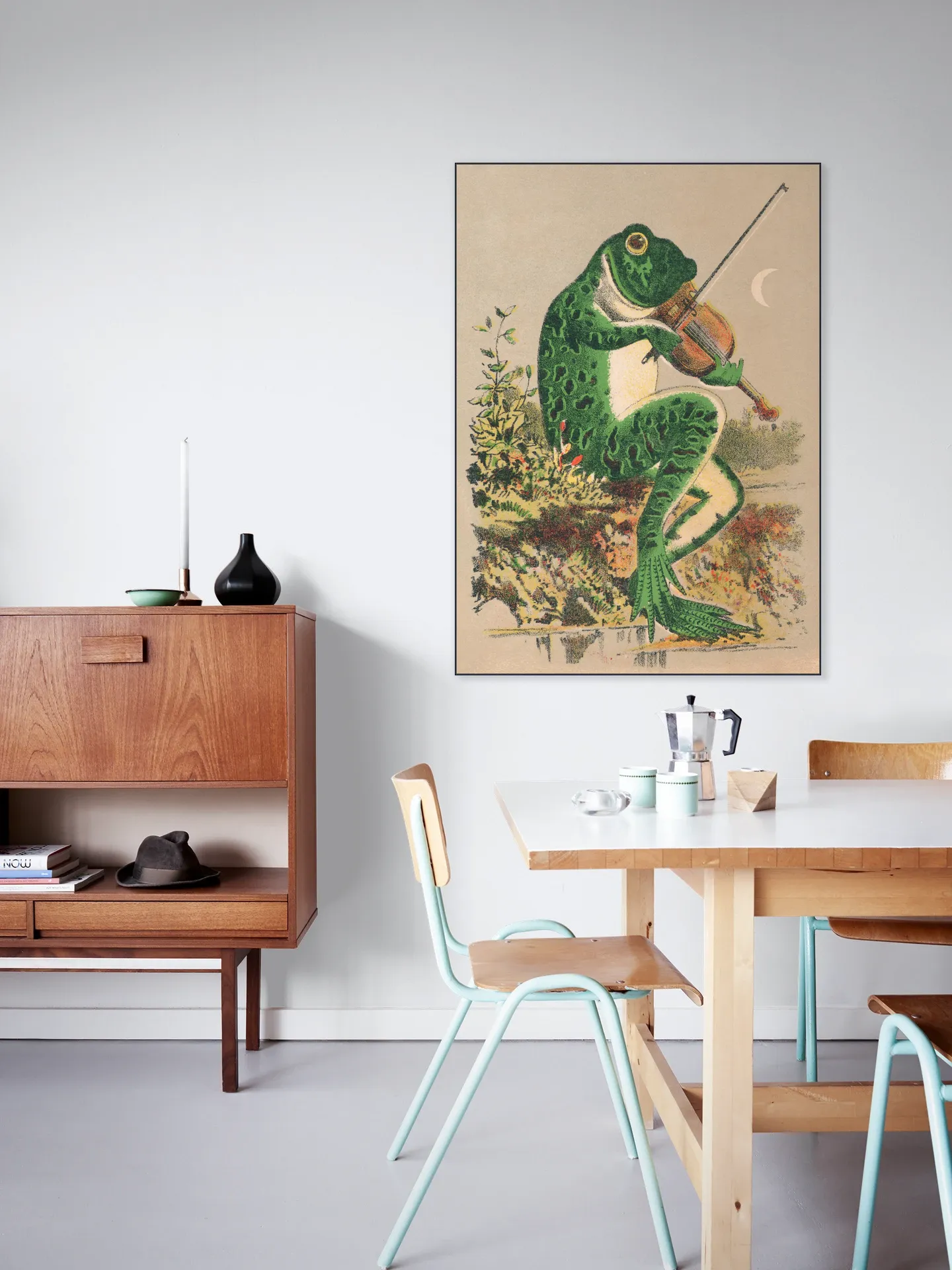 Frog playing violin