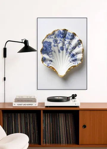 Delft Blue Shell with Gold Edge and Floral Pattern