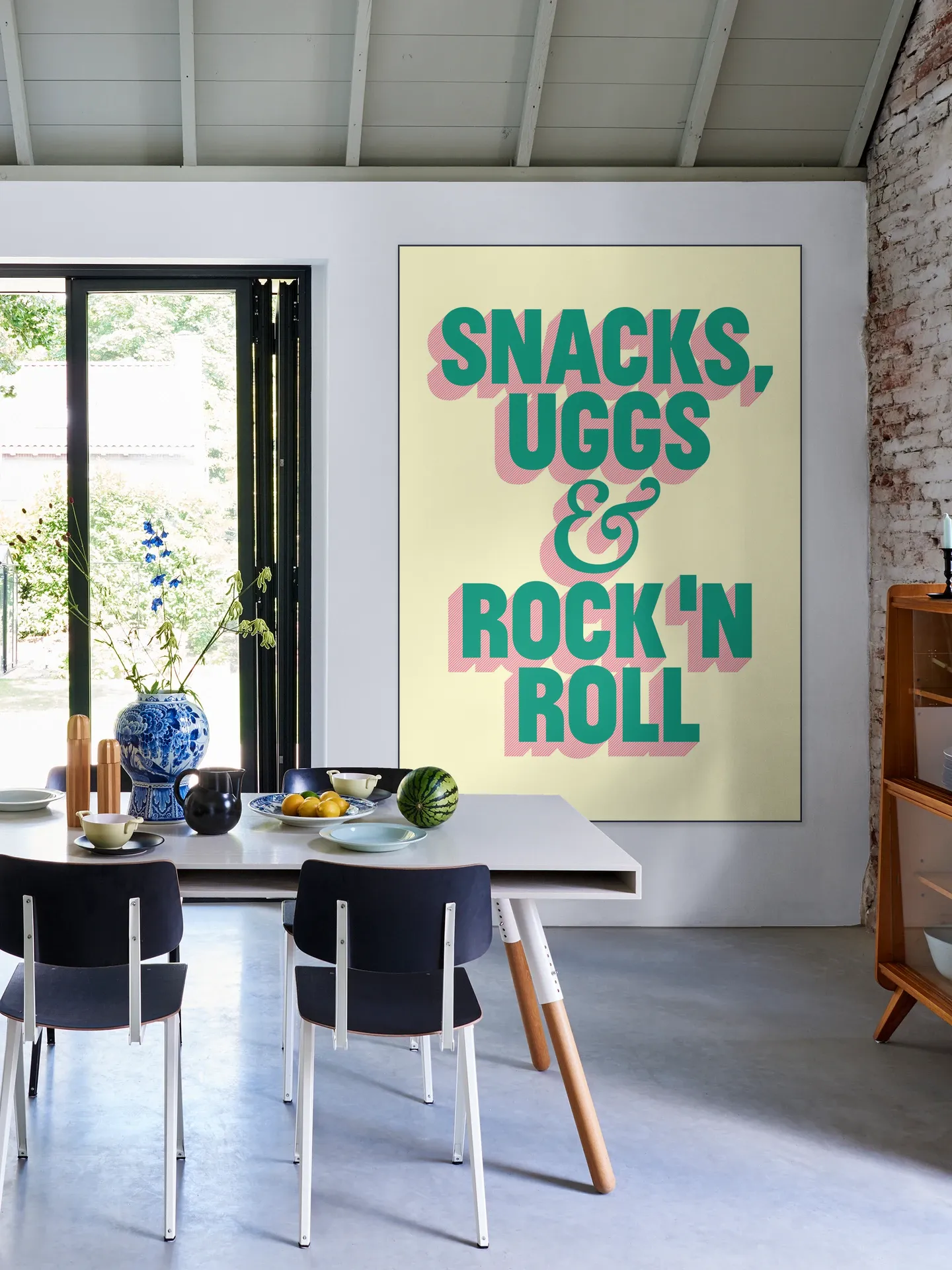 Snacks, Uggs & Rock 'n Roll