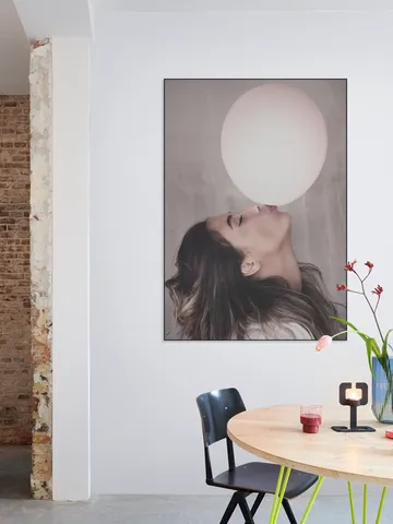 Balloon Kiss