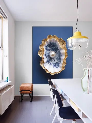 Delft Blue Oyster with Gold