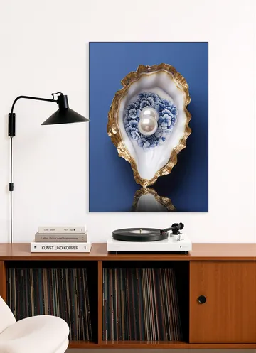 Delft Blue Oyster with Gold and Pearls