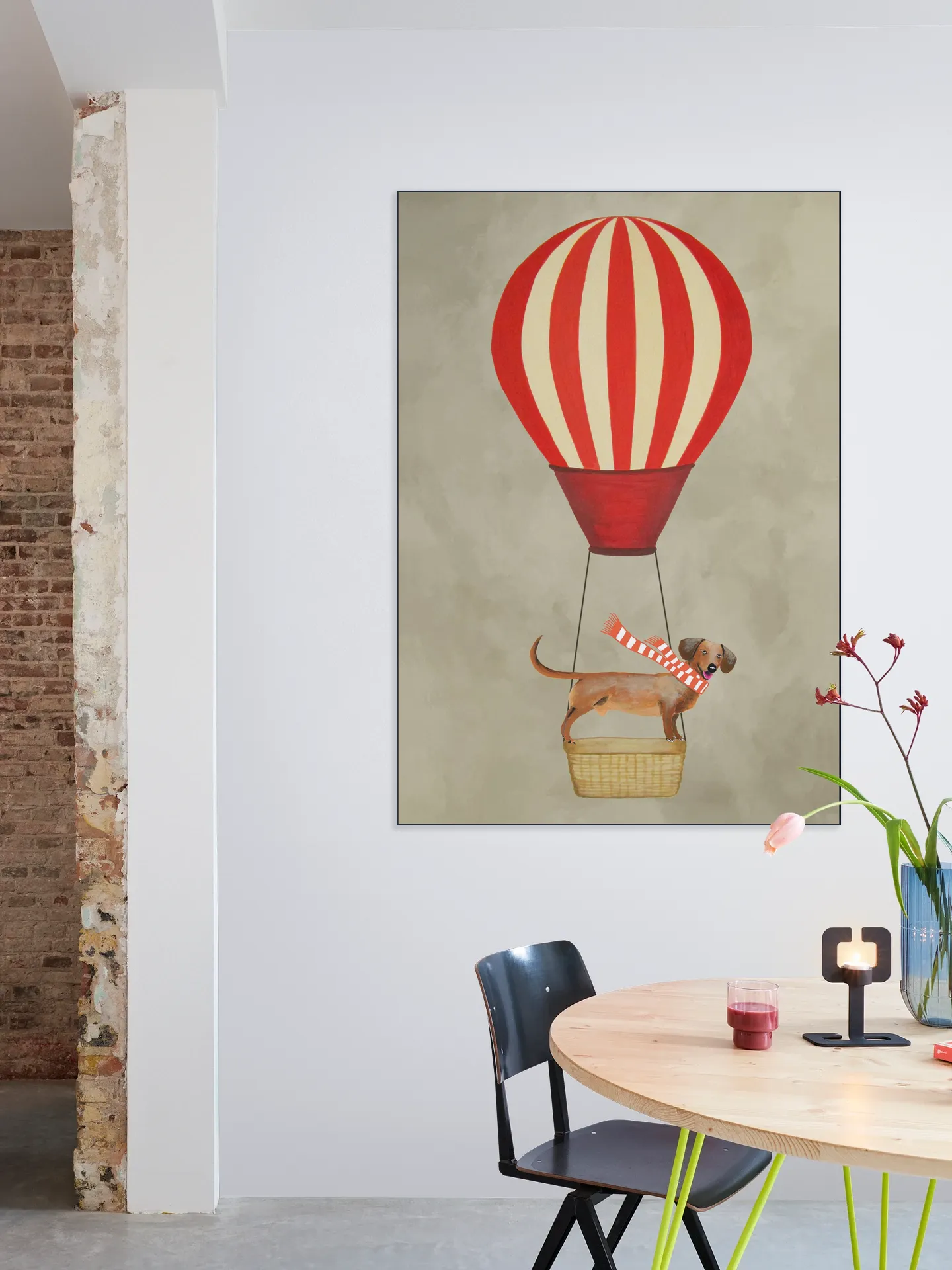 Dachshund with airballoon