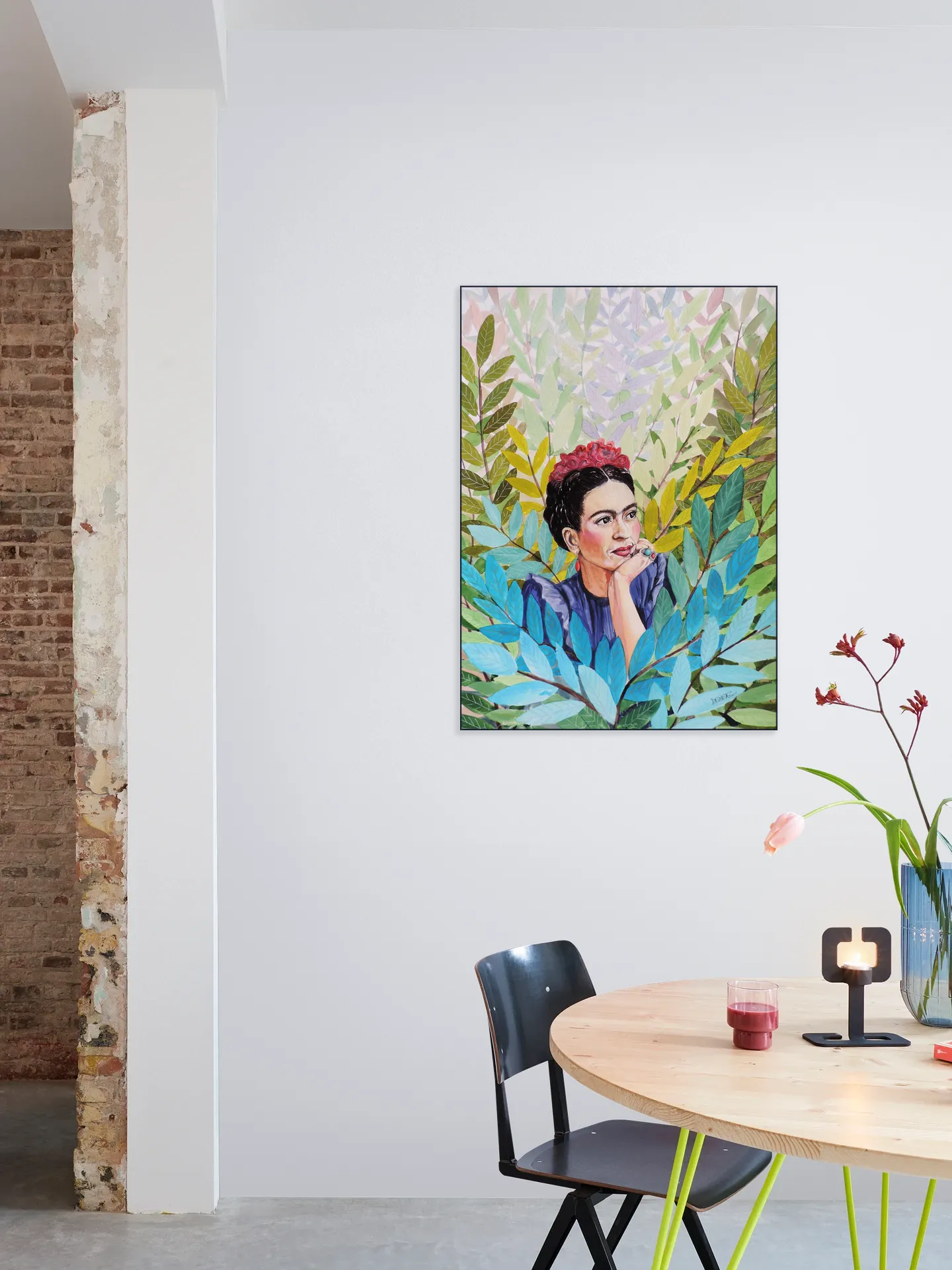 Frida in Lush Leaves