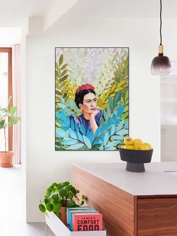 Frida in Lush Leaves
