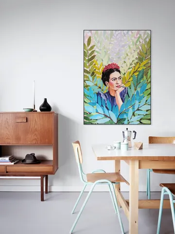 Frida in Lush Leaves