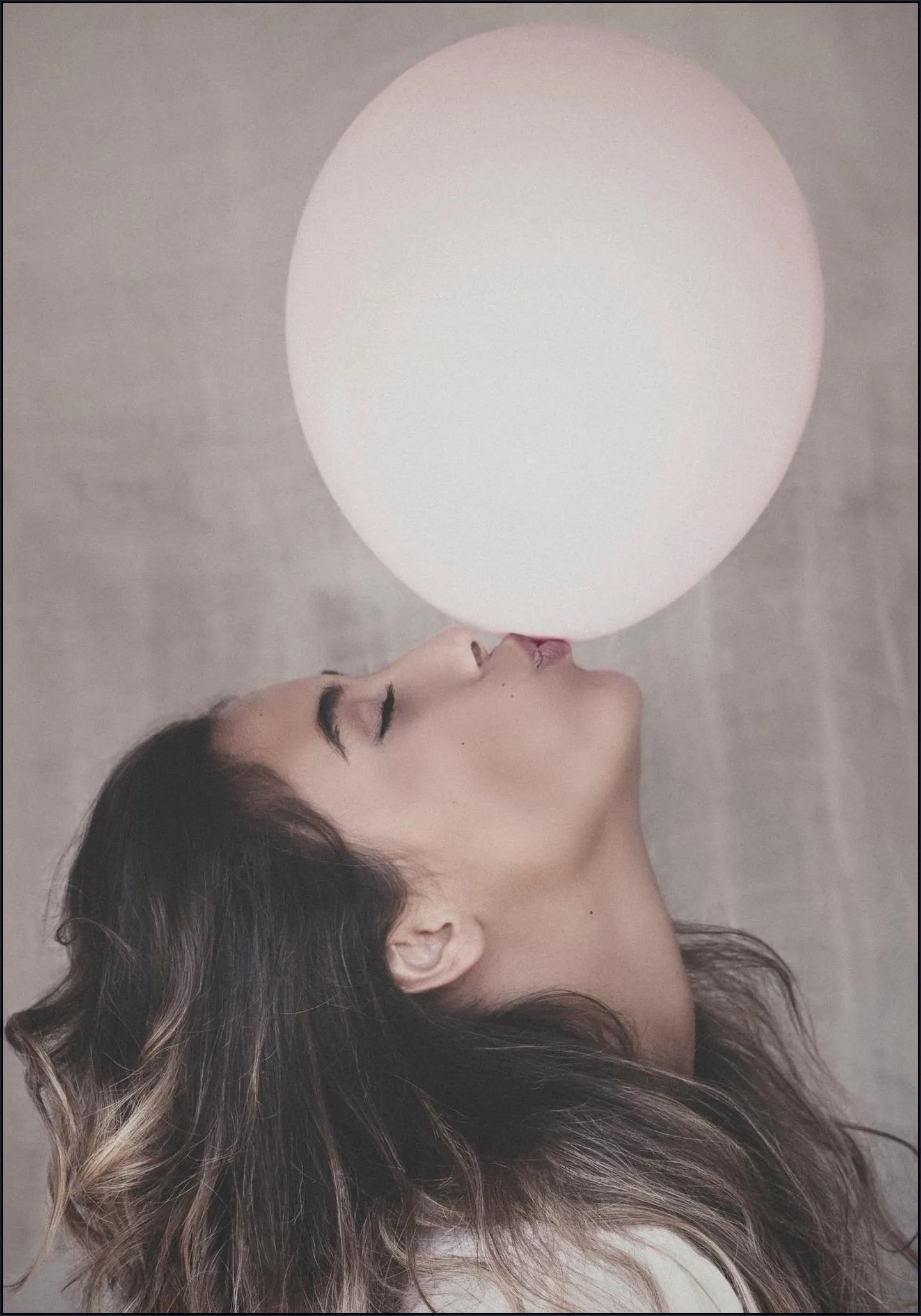 Balloon Kiss