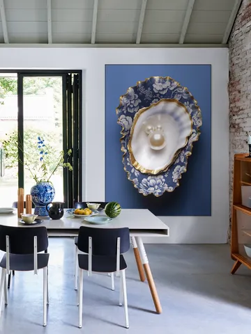 Delft Blue Flower Pattern Oyster with Gold and Pearls