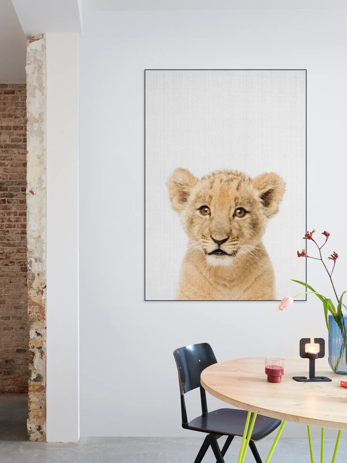 Baby lion - Brown eyes