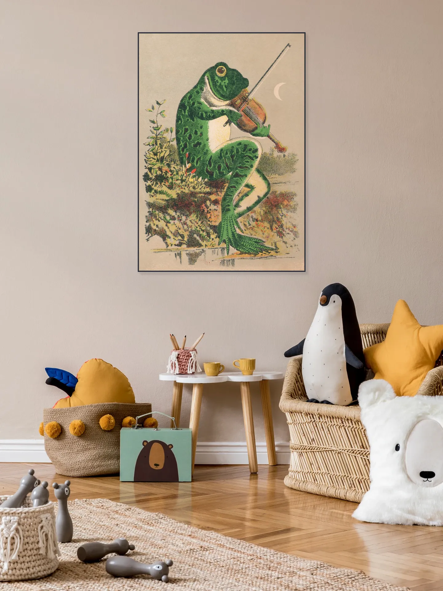Frog playing violin