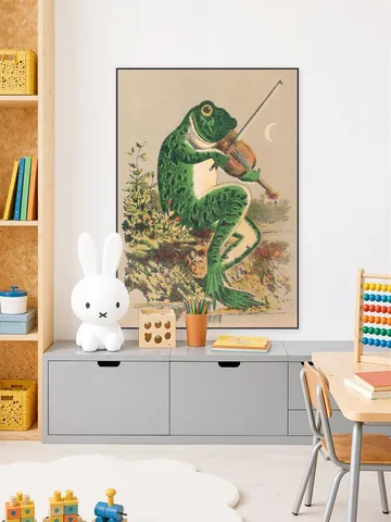 Frog playing violin