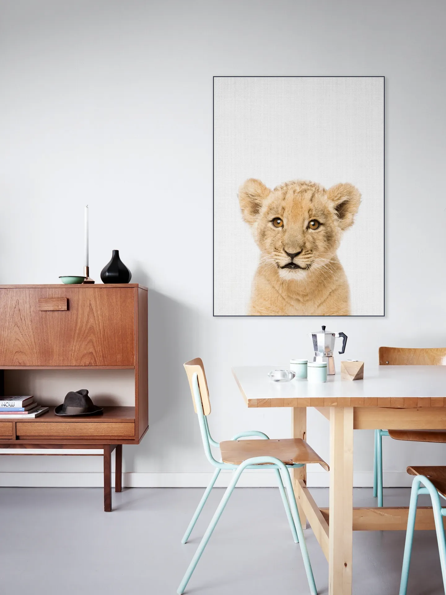 Baby lion - Brown eyes