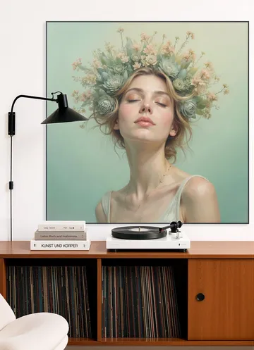 Dreaming Queen in Bloom