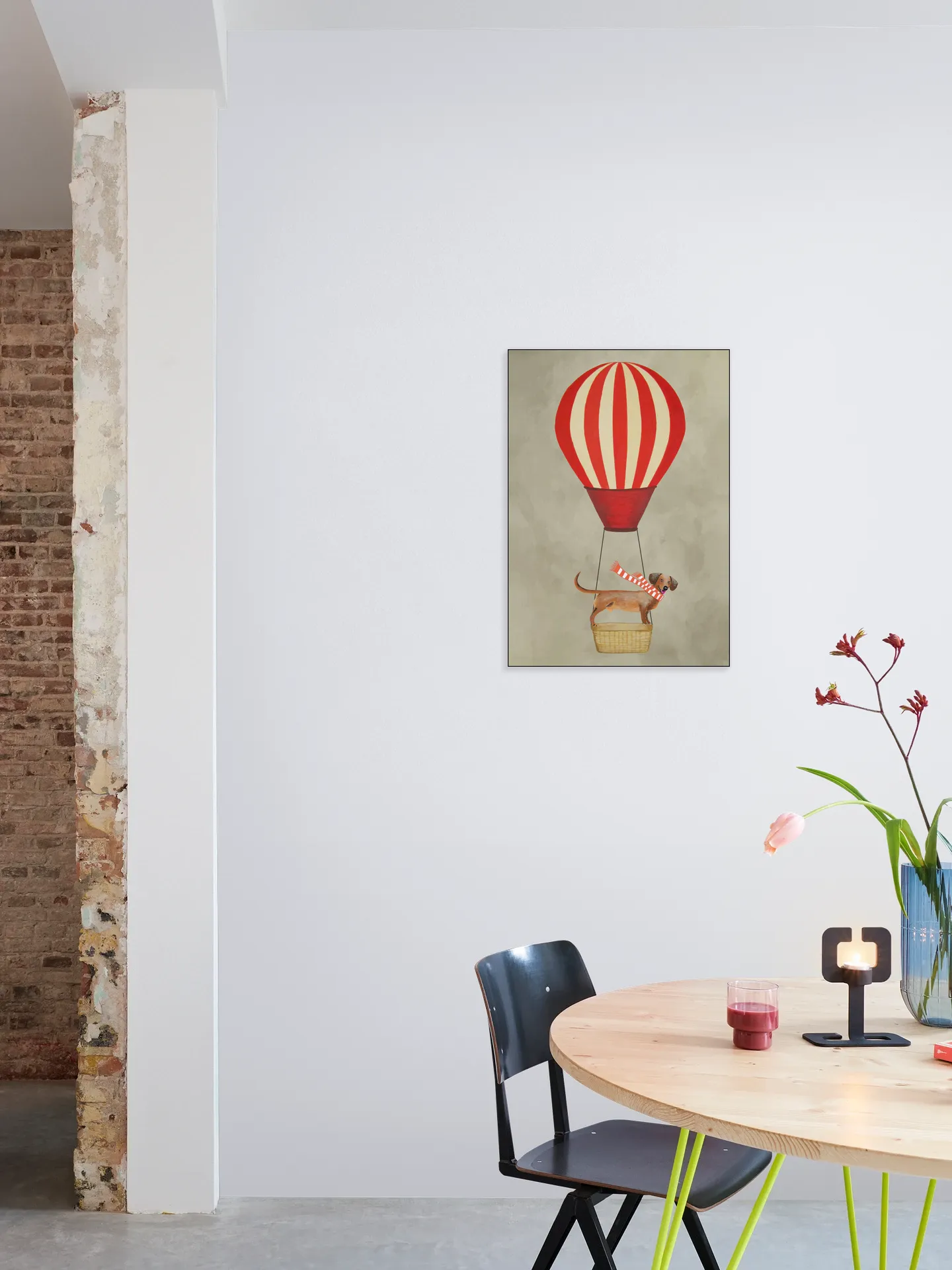 Dachshund with airballoon