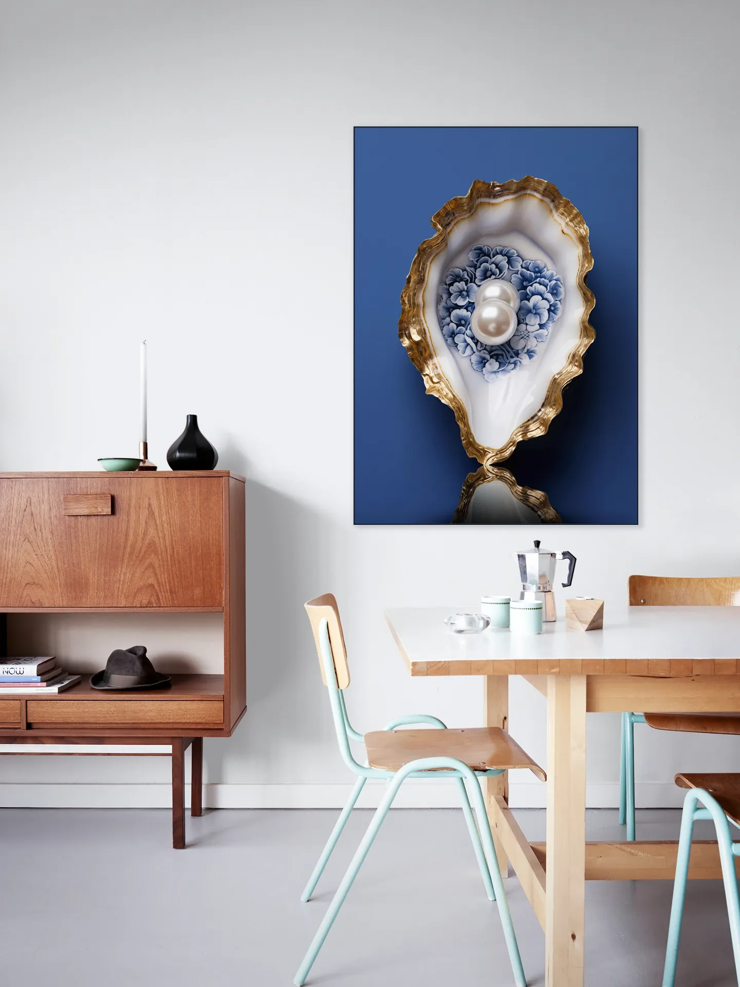 Delft Blue Oyster with Gold and Pearls