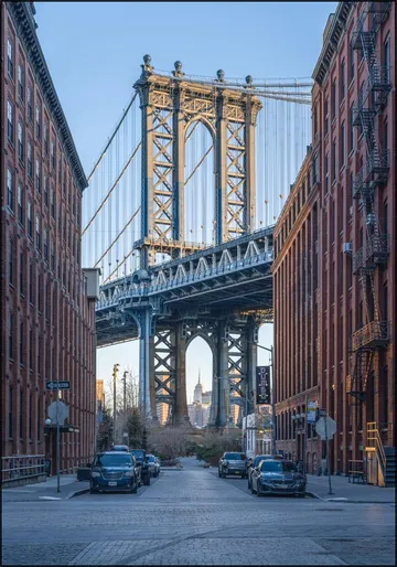 Manhattan Bridge at sunrise, Brooklyn, New York City, USA