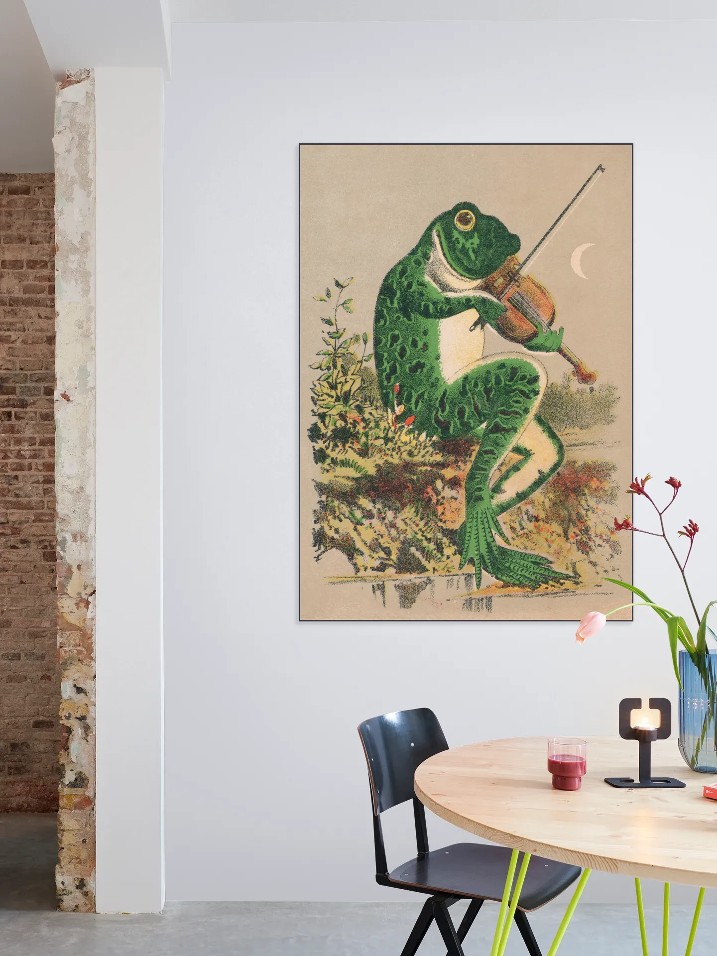 Frog playing violin