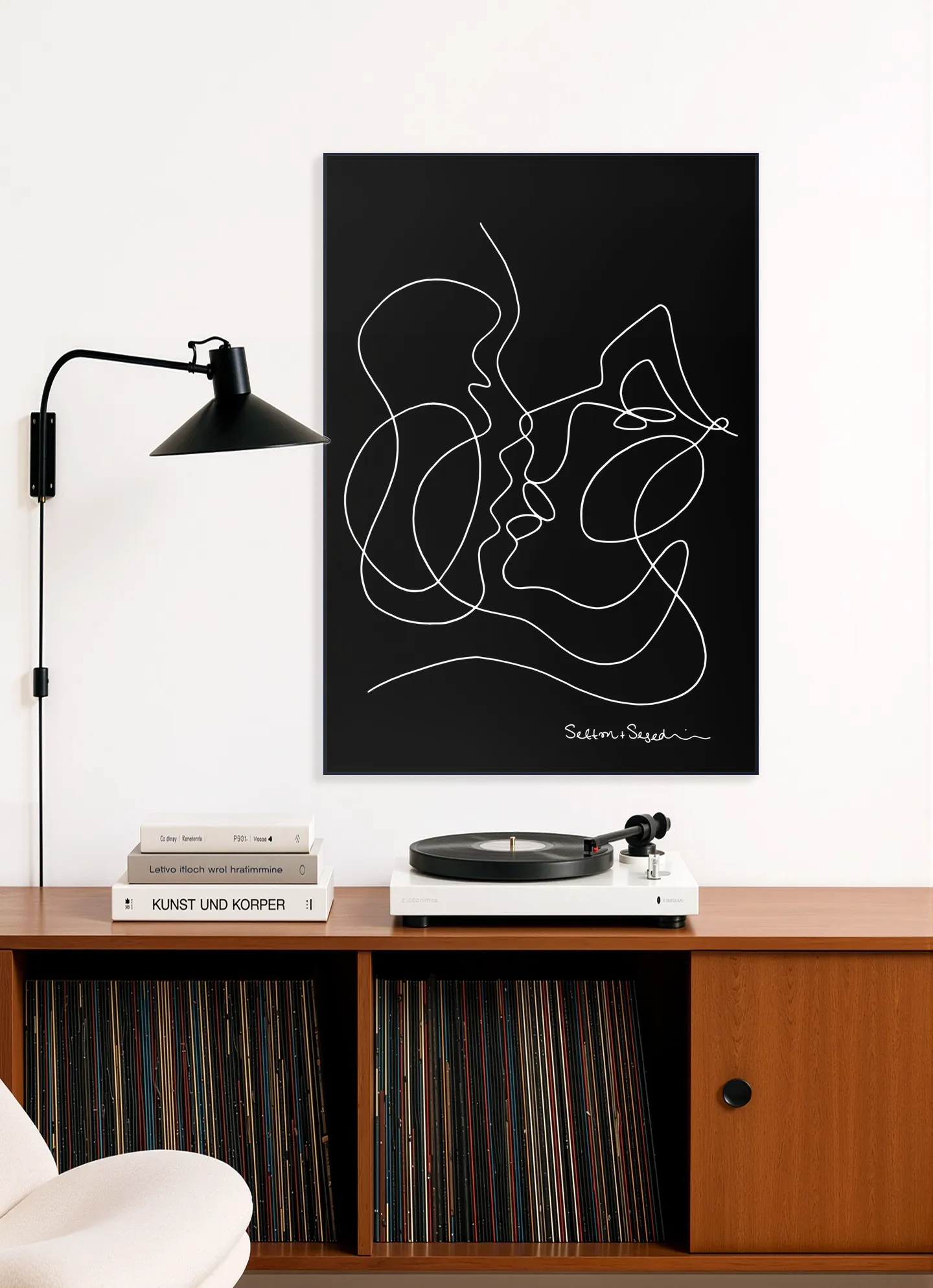 The Kissing black