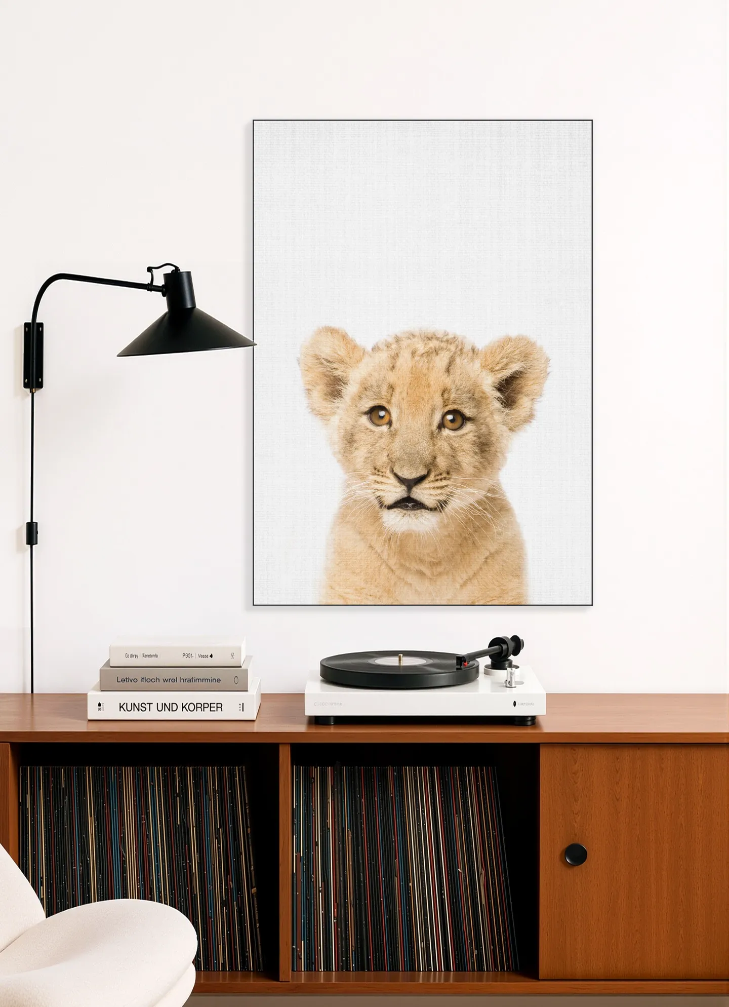 Baby lion - Brown eyes